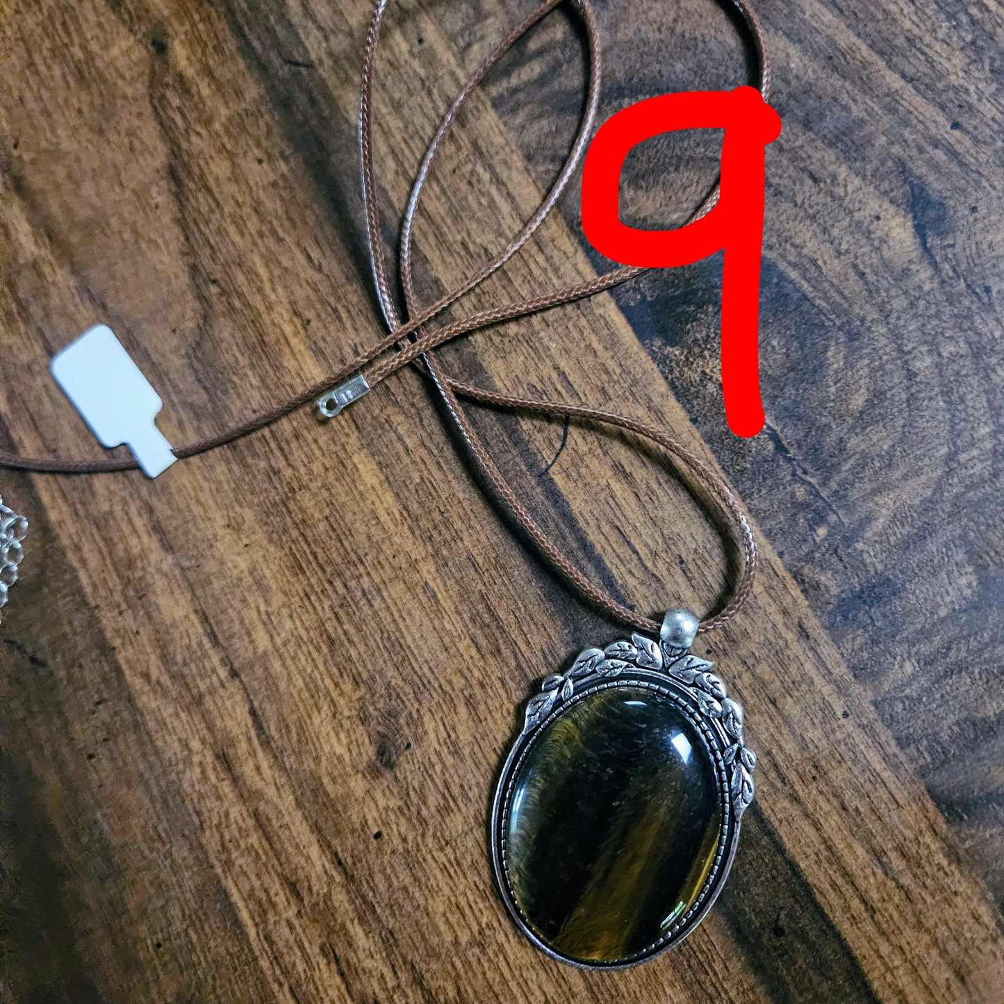 Stone pendant necklaces