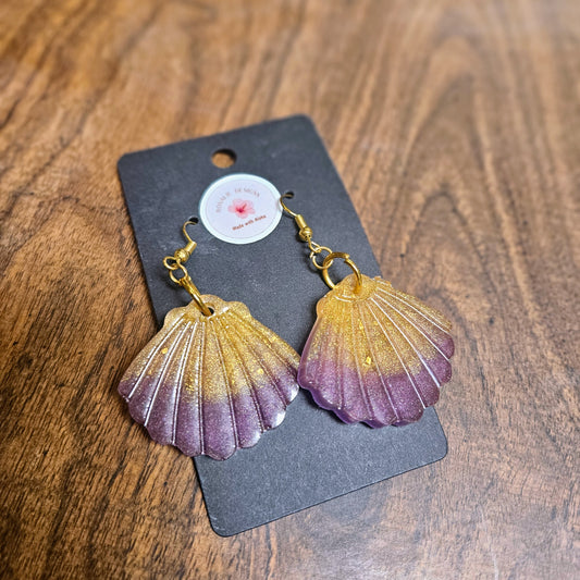 Resin dangle earrings - sea shells